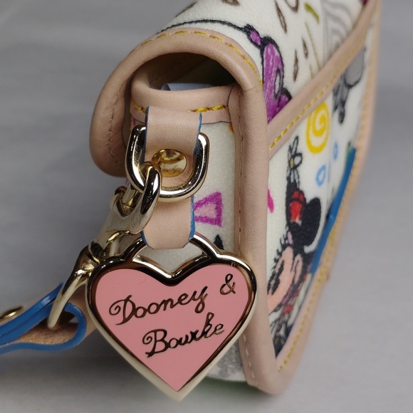Dooney & Burke Disney Limited Edition Wristlet. - Picture 8 of 16